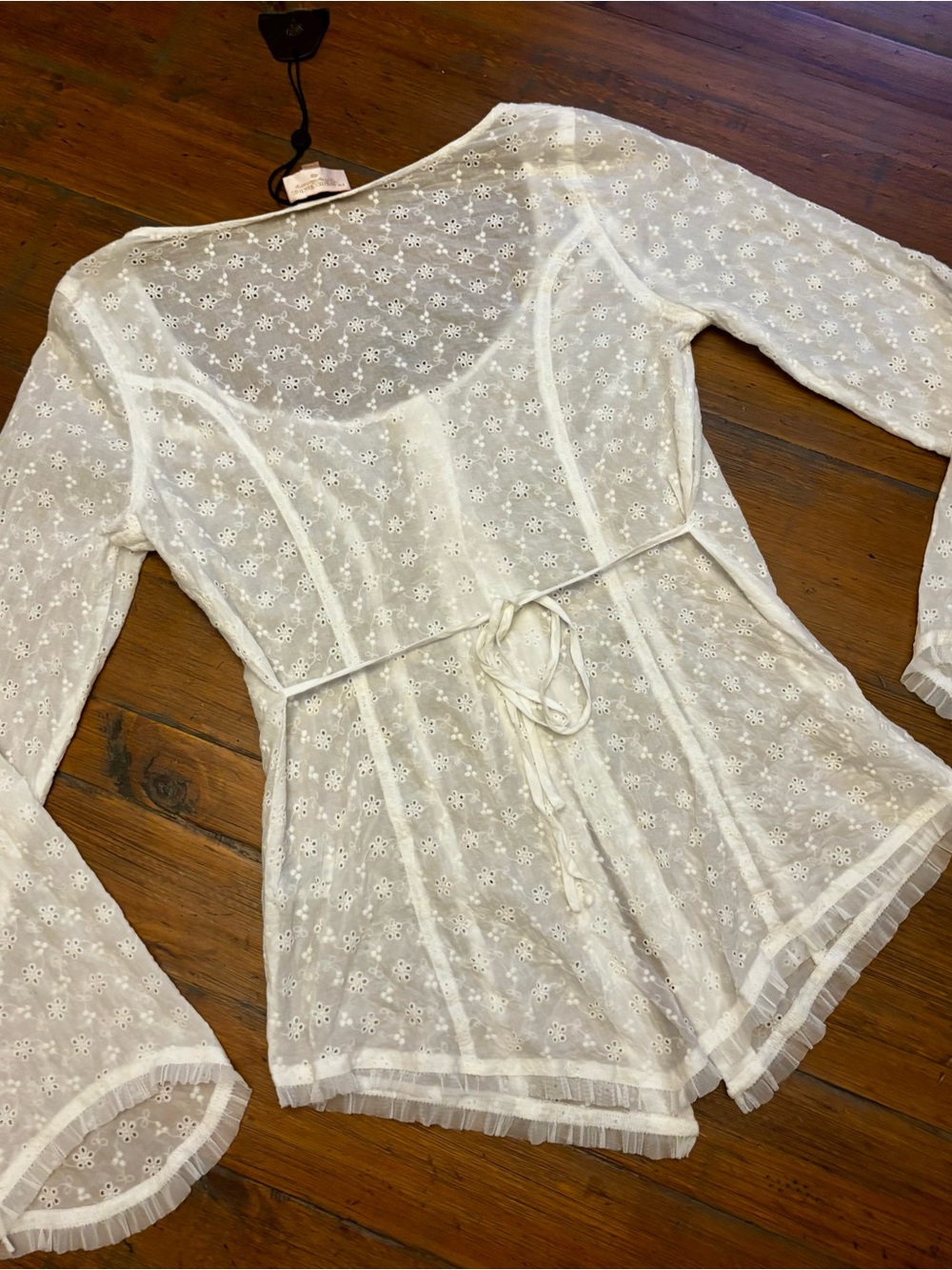 NWT Frankie’s bikinis x Sydney Sweeney Bardot eyelet flyaway top - Picture 13 of 16